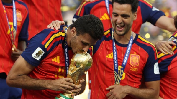 لاعب عربي مانشستر سيتي يقترب من ضم بديل رودري لاعب عربي مانشستر سيتي يقترب من ضم بديل رودري