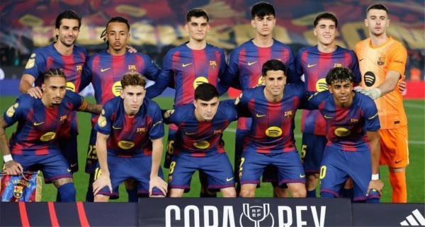 بالدي يحسم موقفه بشأن الرحيل عن برشلونة