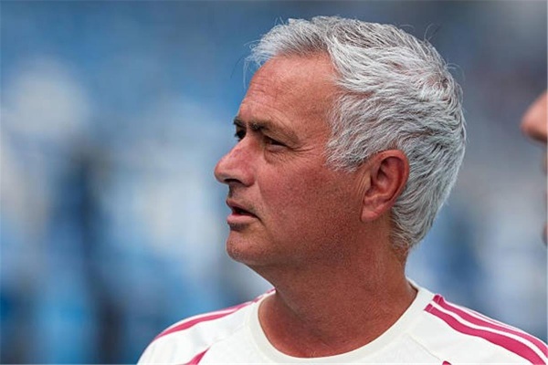 صفقة محتملة يوقف رحيله إلى الدوري الإنجليزي بسبب ريال مدريد صفقة محتملة يوقف رحيله إلى الدوري الإنجليزي بسبب ريال مدريد
