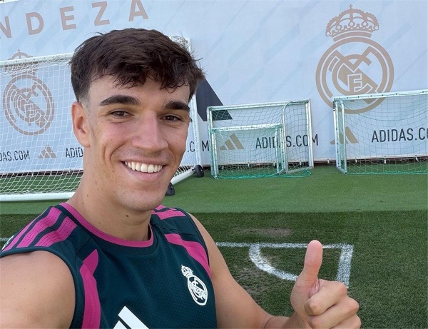 إسبي ما رأيته في ريال مدريد أذهلني وسأرد الجميل لـ مورينيو إسبي ما رأيته في ريال مدريد أذهلني وسأرد الجميل لـ مورينيو