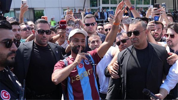 جيرارد يشيد بمحمد صلاح بعد انتقاله إلى طرابزون تعاقدوا مع مقاتل حقيقي