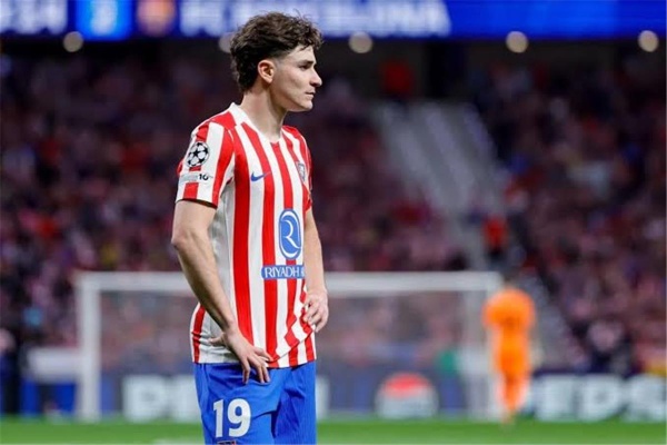 سبورت ساعات حاسمة في مصير ألفاريز مع أتلتيكو مدريد
