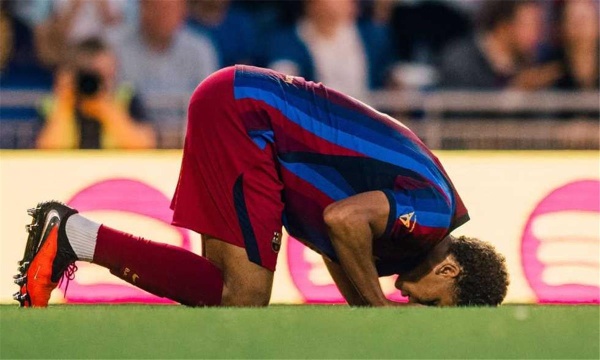 موندو ديبورتيفو فليك يكافئ حمزة عبد الكريم بقرار هام موندو ديبورتيفو فليك يكافئ حمزة عبد الكريم بقرار هام