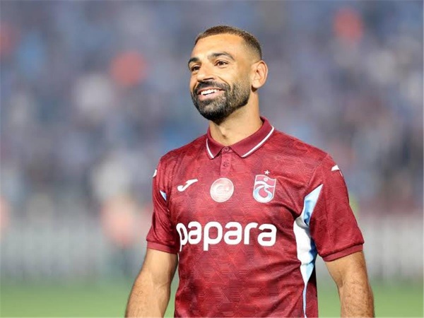 أوبي ميكيل عن انتقال محمد صلاح إلى طرابزون سيلعب في نادي كبير والجمهور استقبله بشكل مختلف أوبي ميكيل عن انتقال محمد صلاح إلى طرابزون سيلعب في نادي كبير والجمهور استقبله بشكل مختلف