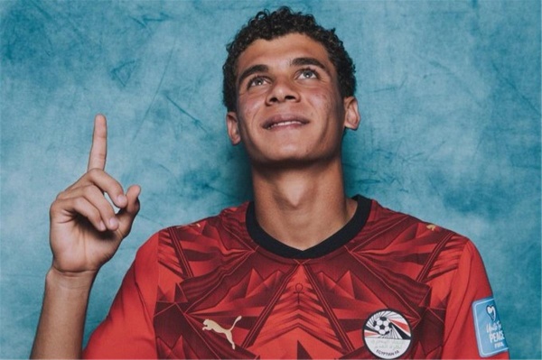 فيفا يشيد بـ حمزة عبد الكريم أجبر فليك على قرار استثنائي فيفا يشيد بـ حمزة عبد الكريم أجبر فليك على قرار استثنائي