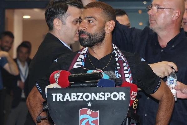 الظهور الأول لـ محمد صلاح جمهور طرابزون سبور يتقدم بطلب خاص قبل مباراة قاسم باشا الظهور الأول لـ محمد صلاح جمهور طرابزون سبور يتقدم بطلب خاص قبل مباراة قاسم باشا