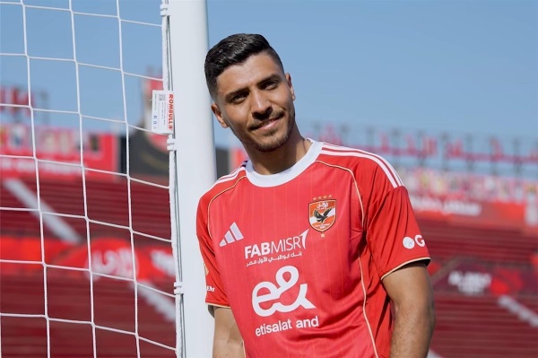 الأهلي يحسم وجهة محمد شريف والإعلان خلال ساعات