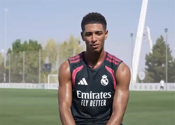 بيلينجهام يعلن موقفه من الرحيل عن ريال مدريد ويؤكد نضجت كثير ا بيلينجهام يعلن موقفه من الرحيل عن ريال مدريد ويؤكد نضجت كثير ا