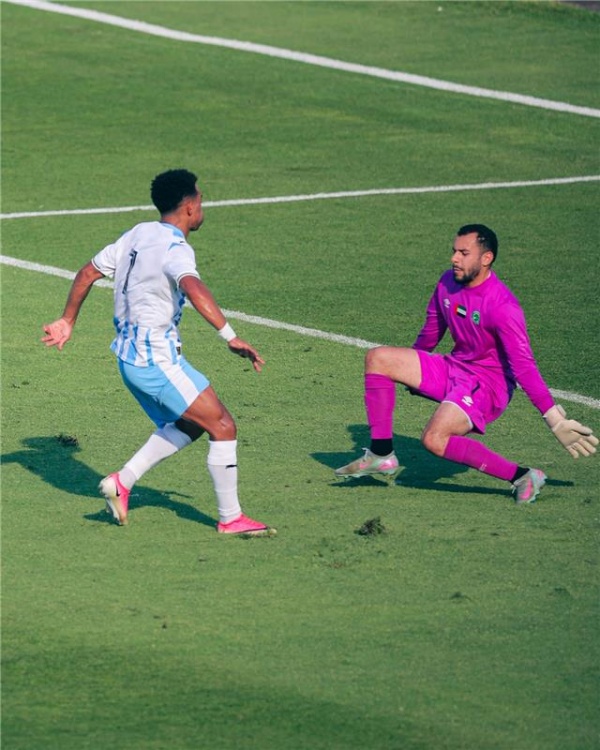 بيراميدز يفوز على مودرن دبي بنصف دستة أهداف