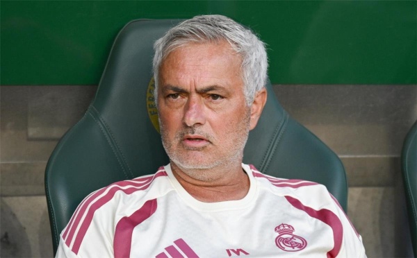 بعد ثلاثية ريال مدريد أمام شالكه مورينيو ينذر إسبانيول قبل انطلاق الدوري الإسباني بعد ثلاثية ريال مدريد أمام شالكه مورينيو ينذر إسبانيول قبل انطلاق الدوري الإسباني