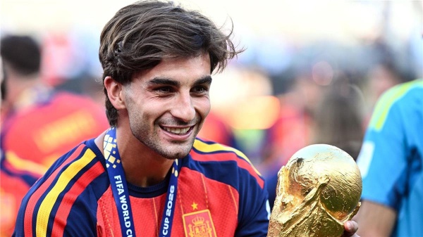 برشلونة يوجه أنظاره إلى الدوري الإنجليزي لتعويض رحيل فيران توريس برشلونة يوجه أنظاره إلى الدوري الإنجليزي لتعويض رحيل فيران توريس