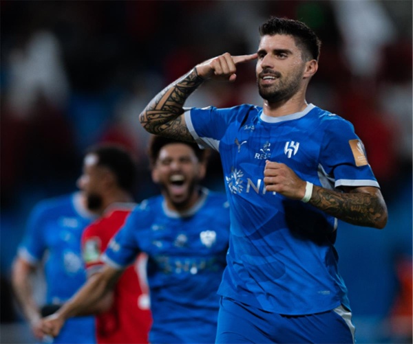 فيديو الهلال يهزم الرائد بثنائية ويتأهل إلى دور الـ 16 من كأس خادم الحرمين الشريفين فيديو الهلال يهزم الرائد بثنائية ويتأهل إلى دور الـ 16 من كأس خادم الحرمين الشريفين