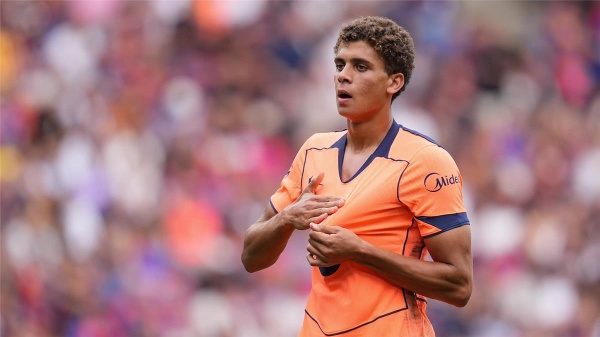 موندو ديبورتيفو برشلونة استغل فيديوهات نجمي الدوري الإنجليزي لتطوير حمزة عبد الكريم موندو ديبورتيفو برشلونة استغل فيديوهات نجمي الدوري الإنجليزي لتطوير حمزة عبد الكريم