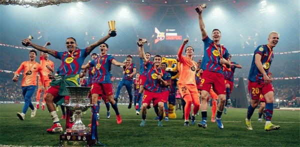 تقارير مانشستر يونايتد يستهدف التعاقد مع لاعب برشلونة
