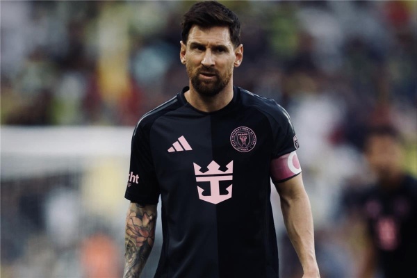 بسبب صفعة رابطة الدوري الأمريكي تعاقب ليونيل ميسي بسبب صفعة رابطة الدوري الأمريكي تعاقب ليونيل ميسي