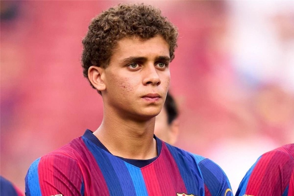 هل يشارك حمزة عبد الكريم أساسي ا مع برشلونة أمام إلتشي في الدوري الإسباني