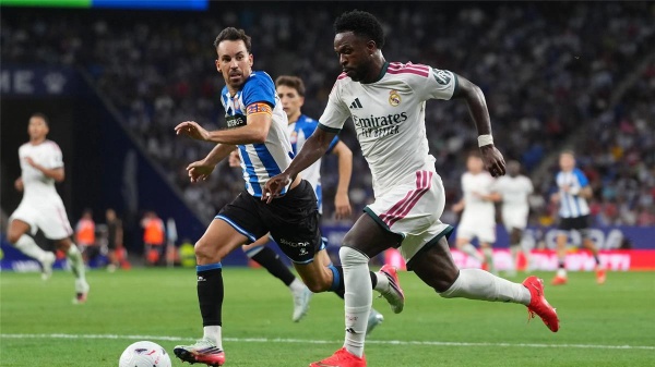 إسبانيول يسخر من التحكيم بسبب فينيسيوس جونيور بعد الخسارة أمام ريال مدريد إسبانيول يسخر من التحكيم بسبب فينيسيوس جونيور بعد الخسارة أمام ريال مدريد