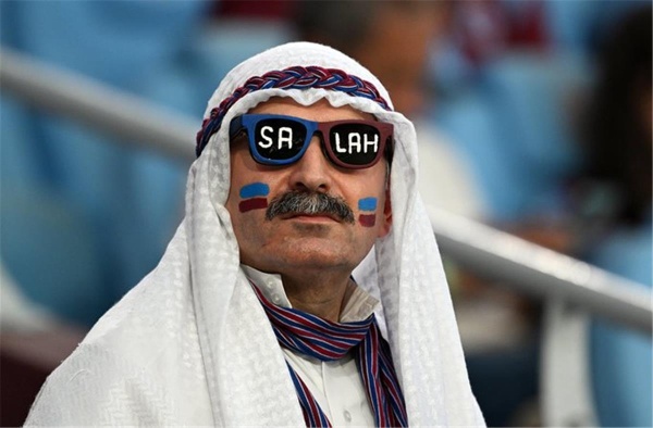 من أجل صلاح مشجع لـ طرابزون يثير الجدل خلال مواجهة باشاك شهير من أجل صلاح مشجع لـ طرابزون يثير الجدل خلال مواجهة باشاك شهير