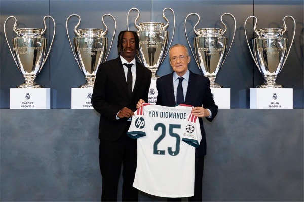 يان ديوماندي فخور بوجودي مع أفضل ناد في العالم ونستطيع الفوز بالدوري وأبطال أوروبا مع ا