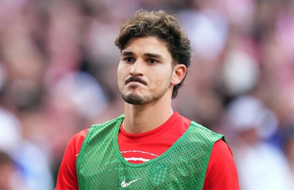 رد قاطع من أتلتيكو مدريد على رئيس برشلونة السابق بشأن صفقة ألفاريز