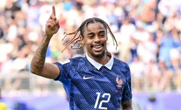 بديل محمد صلاح مفاوضات حاسمة بين ليفربول وباريس سان جيرمان بشأن باركولا وعقبة واحدة بديل محمد صلاح مفاوضات حاسمة بين ليفربول وباريس سان جيرمان بشأن باركولا وعقبة واحدة