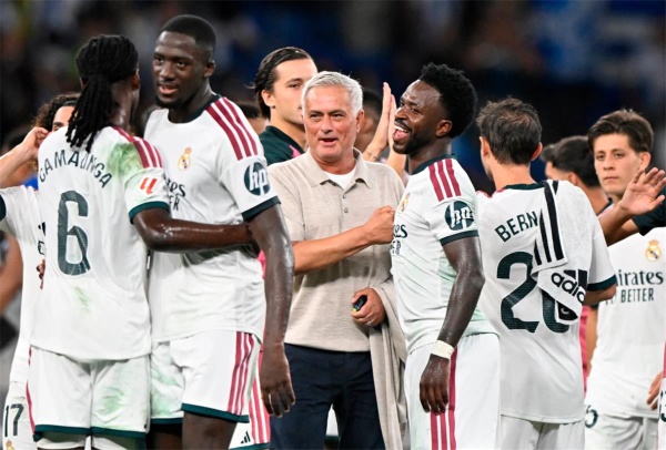 كادينا سير مانشستر يونايتد يقدم عرض ا رسمي ا لضم لاعب ريال مدريد