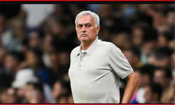 مورينيو يتغنى بمبابي بعد الفوز على ريال سوسيداد سيخلد إسمه في التاريخ ولا أحب مقارنته مع رونالدو مورينيو يتغنى بمبابي بعد الفوز على ريال سوسيداد سيخلد إسمه في التاريخ ولا أحب مقارنته مع رونالدو