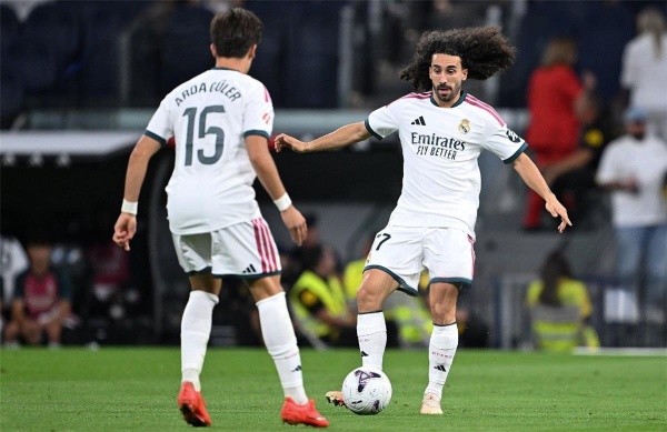 كوكوريلا يعلق على مشاركته الأولى في ملعب سانتياجو برنابيو ويشيد بمردود زميله الدفاعي في ريال مدريد
