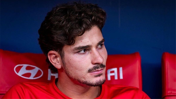 ألفاريز يلجأ إلى حيلة جديدة للرحيل عن أتلتيكو مدريد ألفاريز يلجأ إلى حيلة جديدة للرحيل عن أتلتيكو مدريد