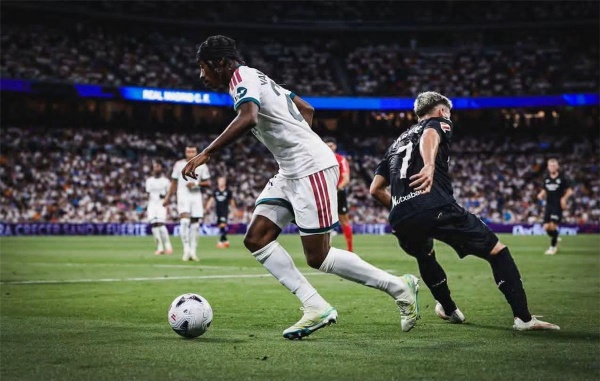 وكيل ديوماندي سي ظهر قريب ا لماذا أصبح أغلى لاعب في تاريخ ريال مدريد وكيل ديوماندي سي ظهر قريب ا لماذا أصبح أغلى لاعب في تاريخ ريال مدريد