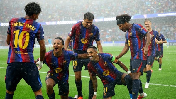 برشلونة يستعد لمكافأة نجمه على بدايته المميزة هذا الموسم برشلونة يستعد لمكافأة نجمه على بدايته المميزة هذا الموسم
