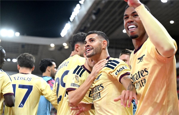 فيديو آرسنال يتصدر الدوري الإنجليزي بثنائية أمام سندرلاند فيديو آرسنال يتصدر الدوري الإنجليزي بثنائية أمام سندرلاند