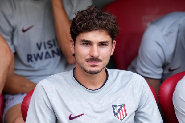 ألفاريز يثير قلق جماهير أتلتيكو مدريد مجدد ا قبل القمة المنتظرة أمام ريال مدريد