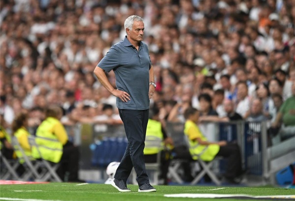 ماركا لاعب ريال مدريد يسبب صداع في رأس مورينيو