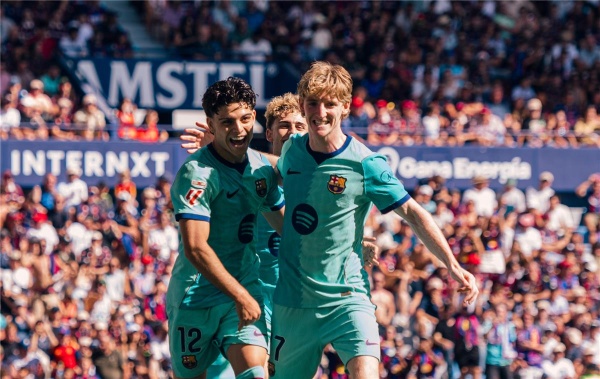 رجل مباراة برشلونة وليفانتي في الدوري الإسباني رجل مباراة برشلونة وليفانتي في الدوري الإسباني