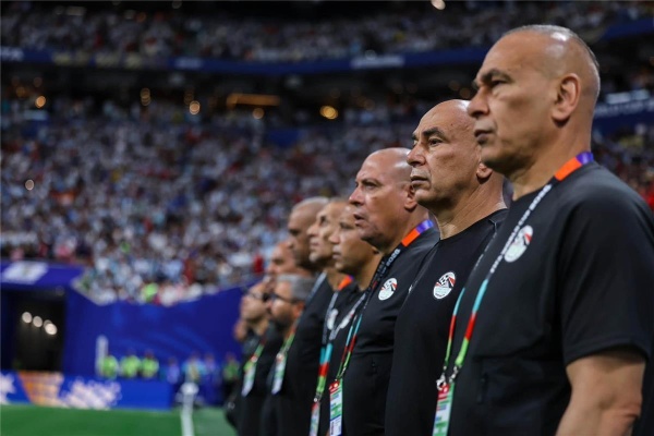 خاص حقيقة تغيير عناصر في الجهاز الفني لـ منتخب مصر قبل تصفيات أمم إفريقيا خاص حقيقة تغيير عناصر في الجهاز الفني لـ منتخب مصر قبل تصفيات أمم إفريقيا