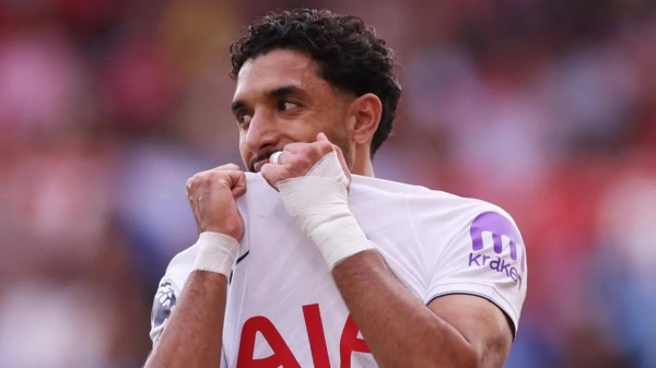 تشكيل توتنهام أمام ليفربول في كأس كاراباو موقف عمر مرموش