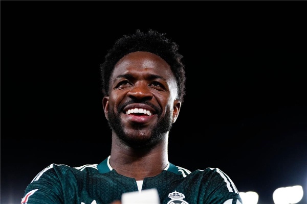 فينيسيوس جونيور يحذر أتلتيكو مدريد بعد تراجع أدائه أمام إلتشي فينيسيوس جونيور يحذر أتلتيكو مدريد بعد تراجع أدائه أمام إلتشي
