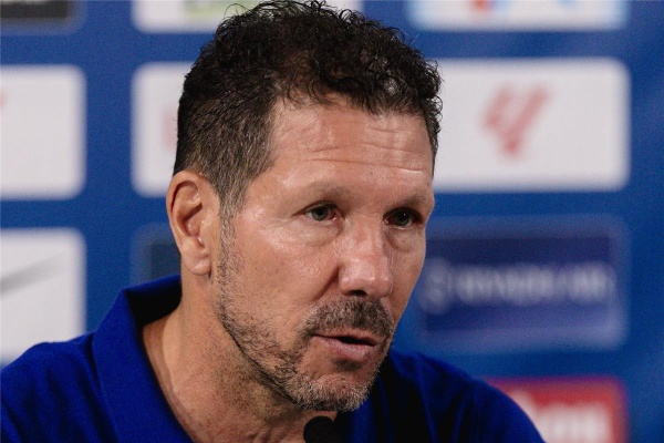 سيميوني يوضح مدى جاهزية جوليان ألفاريز لمواجهة ريال مدريد ويؤكد أنا معجب بـ مورينيو