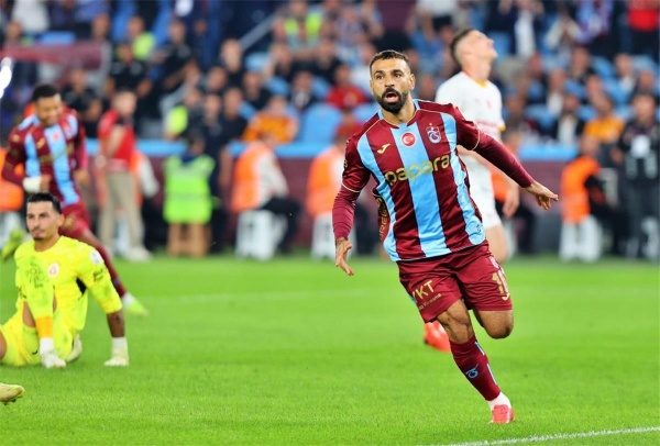 فيديو كيف احتفل محمد صلاح بالهاتريك بعد انتهاء مباراة طرابزون سبور وجالطة سراي