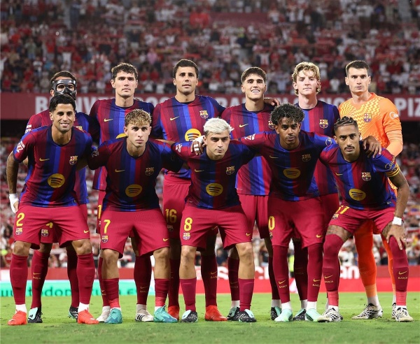 رجل مباراة برشلونة وإشبيلية في الدوري الإسباني رجل مباراة برشلونة وإشبيلية في الدوري الإسباني