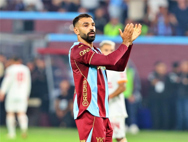 أيقونة أوبتا تتغنى بمحمد صلاح بعد تألقه مع طرابزون سبور