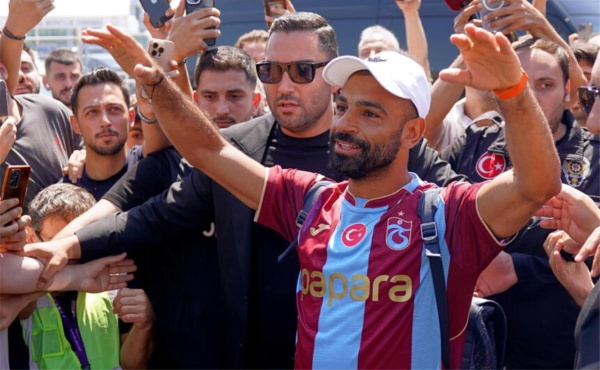 فيديو محمد صلاح يحول صخرة في تركيا لمعلم سياحي باسمه