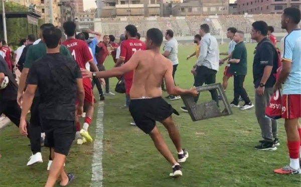 خناقة شوارع لجنة المسابقات تصدر قرارها بشأن أحداث مباراة طنطا والنصر خناقة شوارع لجنة المسابقات تصدر قرارها بشأن أحداث مباراة طنطا والنصر