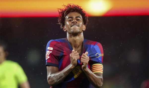 يامال حان دورنا لرفع كأس دوري أبطال أوروبا وإذا لم أفز بالكرة الذهبية سأتوج بها 5 مرات أخرى يامال حان دورنا لرفع كأس دوري أبطال أوروبا وإذا لم أفز بالكرة الذهبية سأتوج بها 5 مرات أخرى