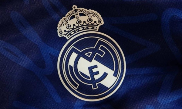 تجاوز كل الحدود ريال مدريد يشن هجوم ا عنيف ا على صحفي شهير بعد أزمة الديربي