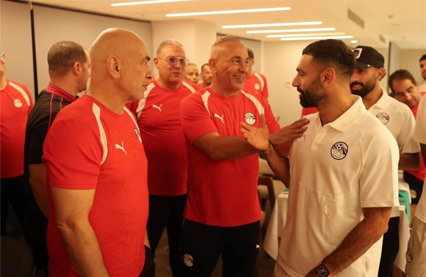 صور لاعبو منتخب مصر يحتفلون بـ حسام وإبراهيم حسن ورسالة من محمد صلاح صور لاعبو منتخب مصر يحتفلون بـ حسام وإبراهيم حسن ورسالة من محمد صلاح