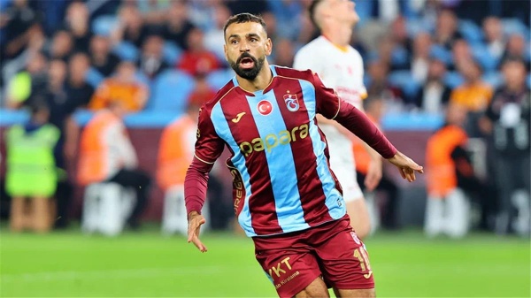 محمد صلاح يكتسح رافينها بعد تألقه في مباراة طرابزون سبور وجالطة سراي محمد صلاح يكتسح رافينها بعد تألقه في مباراة طرابزون سبور وجالطة سراي