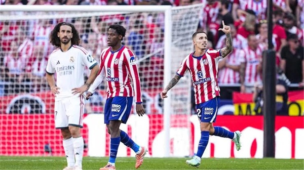 آس تشيد بلاعب ريال مدريد نقطة مضيئة من الهزيمة أمام أتلتيكو مدريد