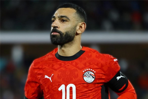 بعد إراحة محمد صلاح لماذا يخشى اللاعبون العشب الصناعي بعد إراحة محمد صلاح لماذا يخشى اللاعبون العشب الصناعي